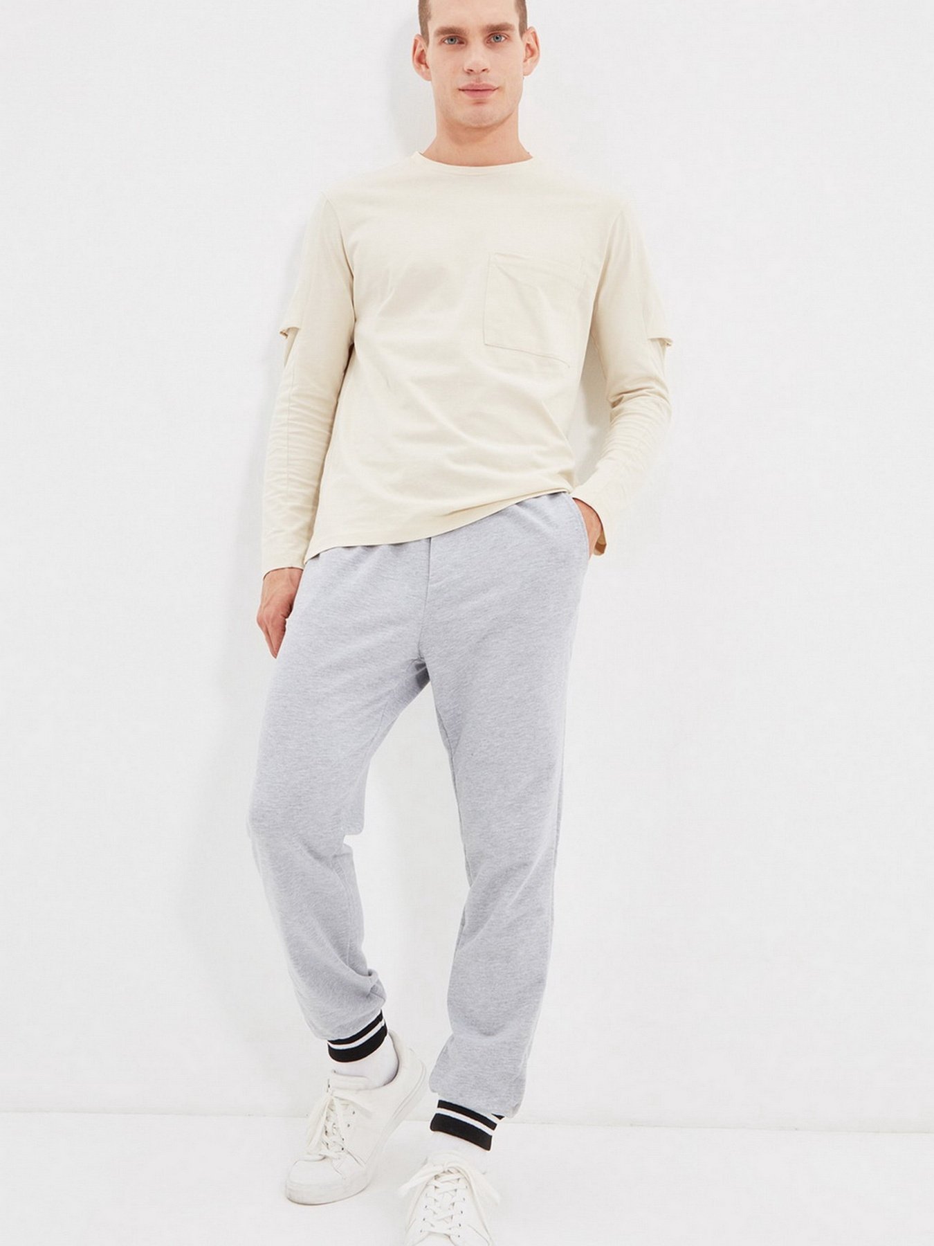 Штаны спортивные Trendyol модель TMNAW22EA0126/Gri Фото