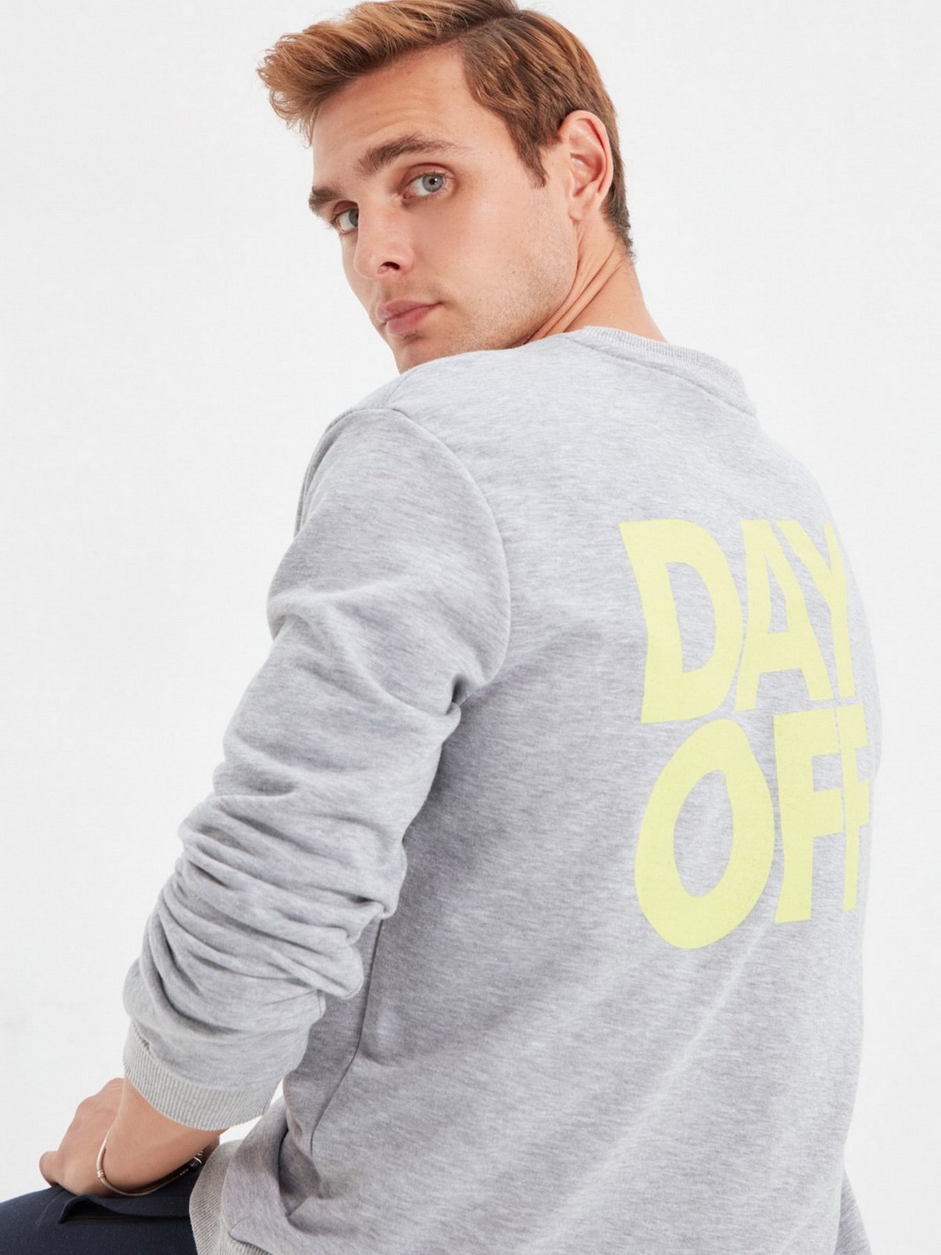 Свитшот Trendyol модель TMNAW22SW0354/Gri Фото