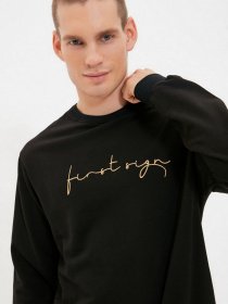 Свитшот Trendyol модель TMNAW22SW1058/Siyah Фото