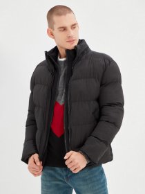 Зимняя куртка Trendyol модель TMNAW22MO0125/Siyah Зимняя куртка Trendyol модель TMNAW22MO0125/Siyah Фото