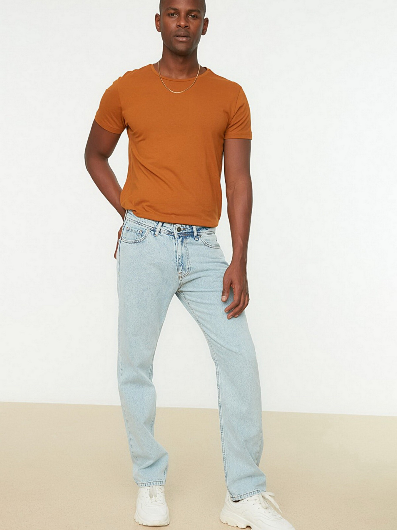 Прямые джинсы Trendyol Regular модель TMNSS22JE0231/Mavi Фото