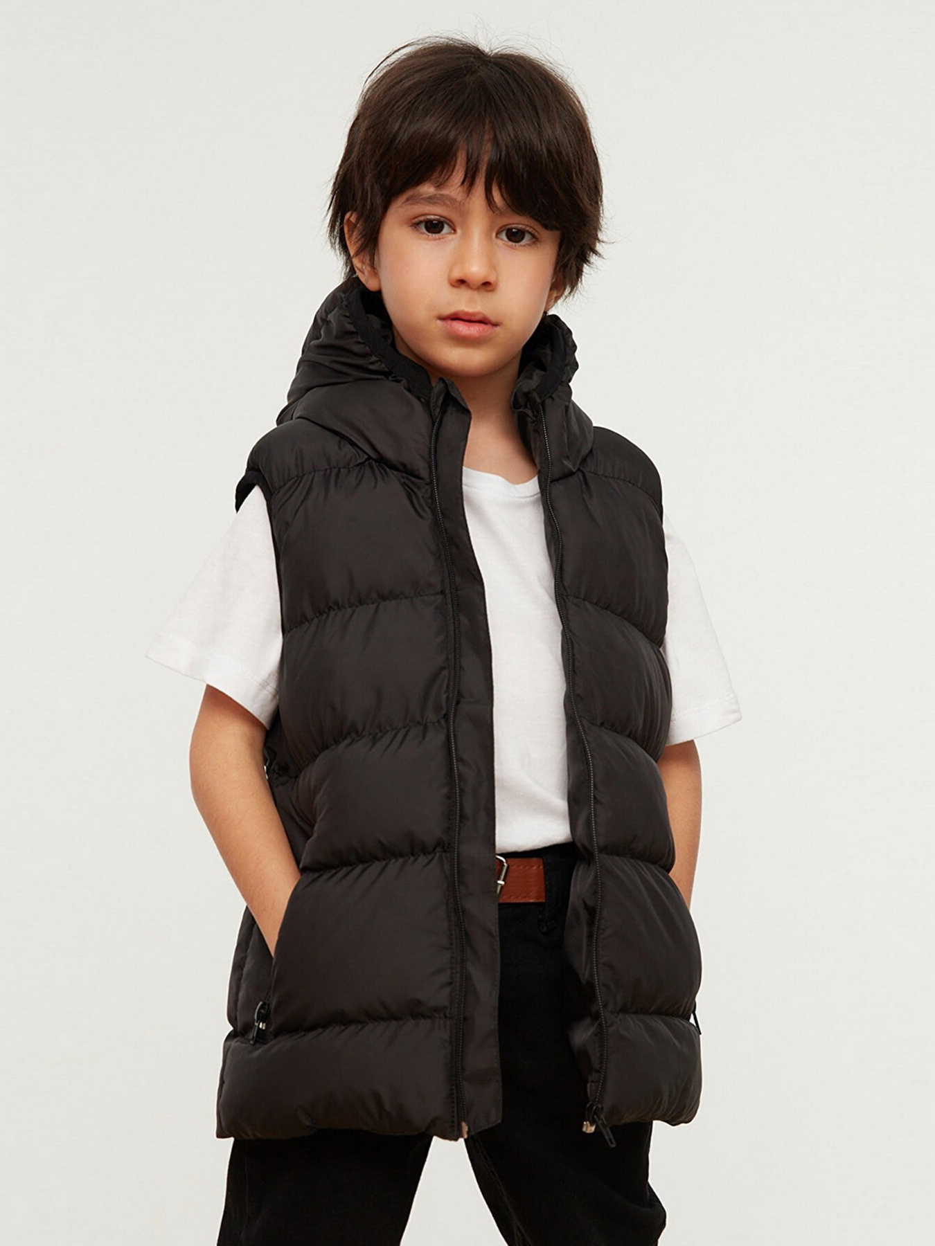 Утеплений жилет Trendyol модель TKDSS22YE0007/Siyah Фото