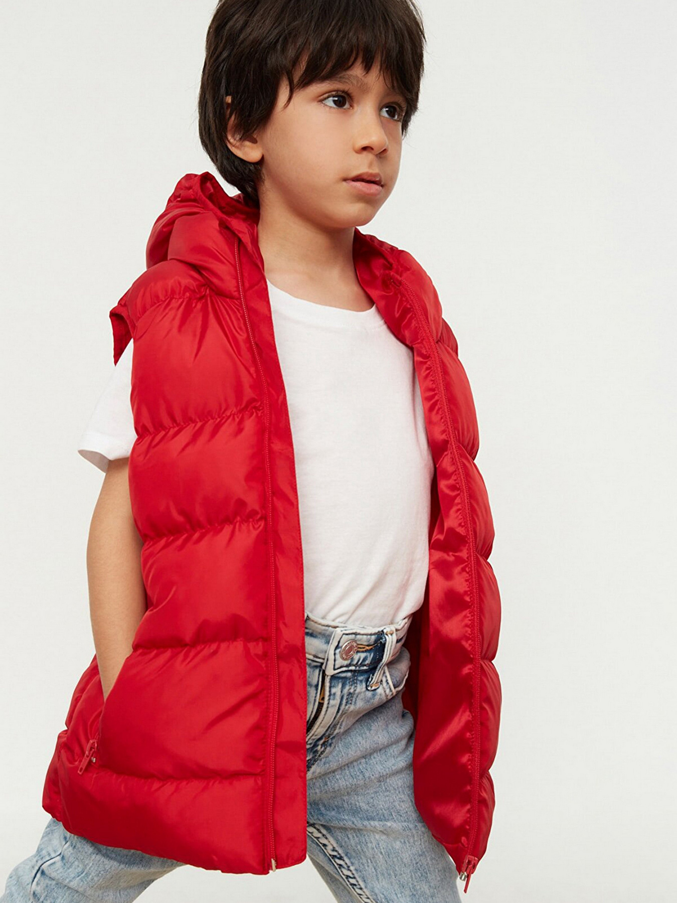 Утепленный жилет Trendyol модель TKDSS22YE0018/Kirmizi Утепленный жилет Trendyol модель TKDSS22YE0018/Kirmizi Фото