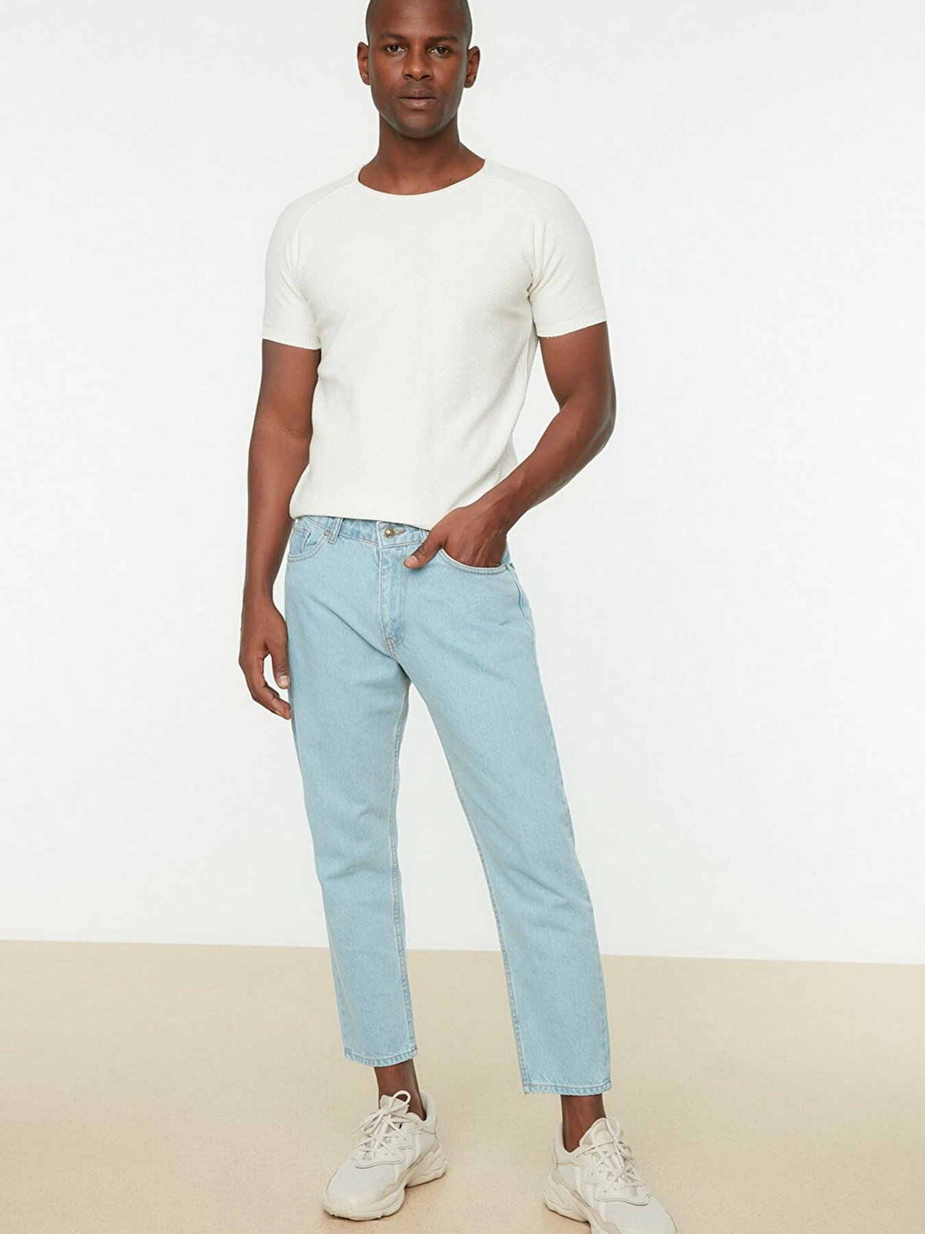 Зауженные джинсы Trendyol Essential Crop модель TMNSS22JE0370/Mavi Фото