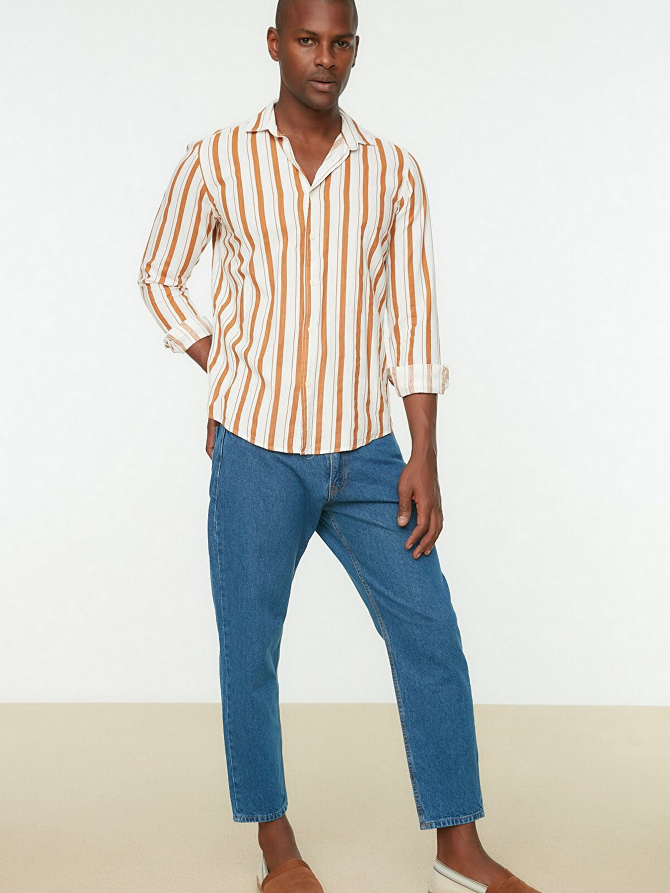 Джинсы Trendyol Essential Crop модель TMNSS22JE0370/Lacivert Фото