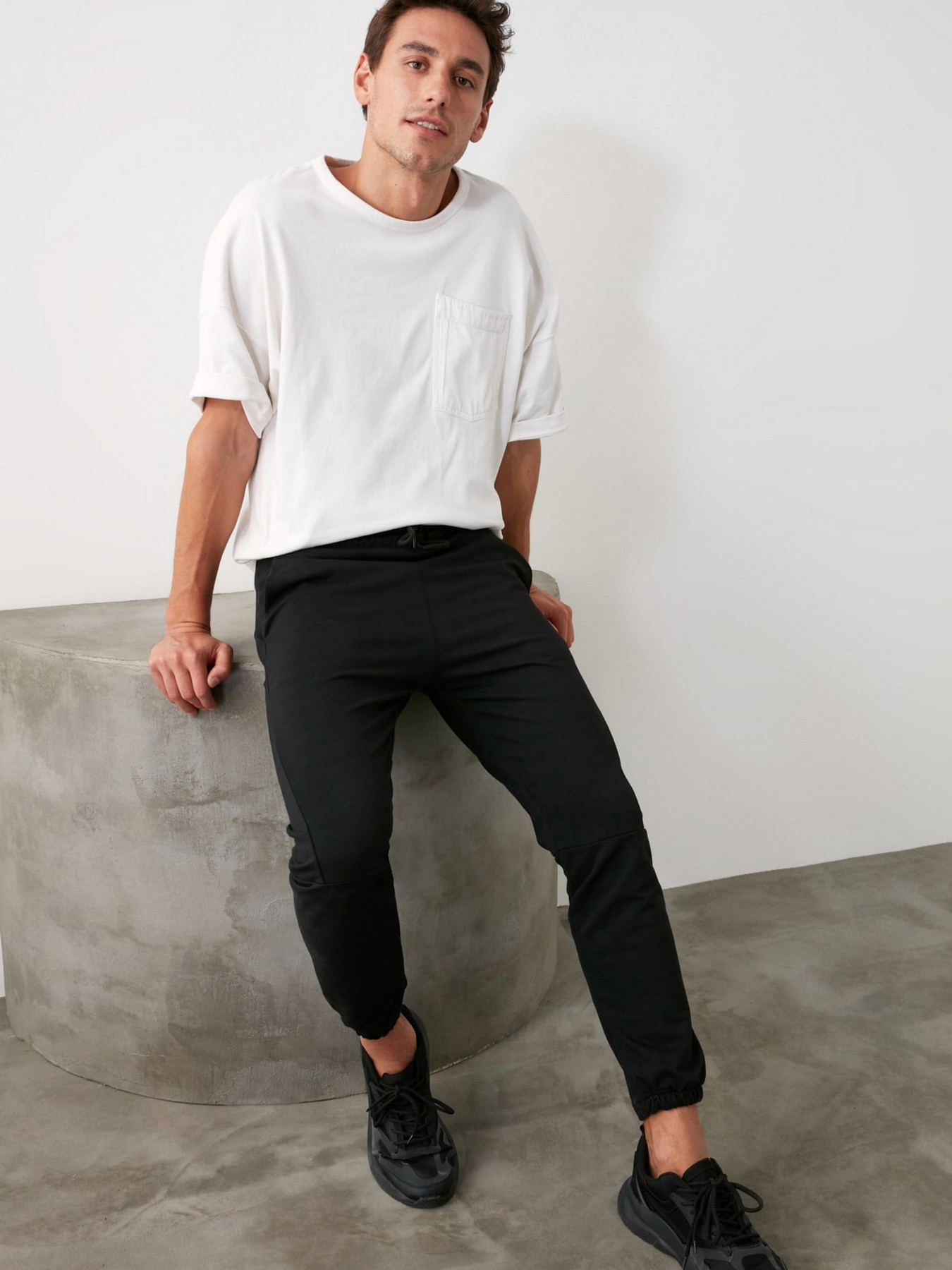 Штаны спортивные Trendyol модель TMNSS20EA0076/Siyah Фото