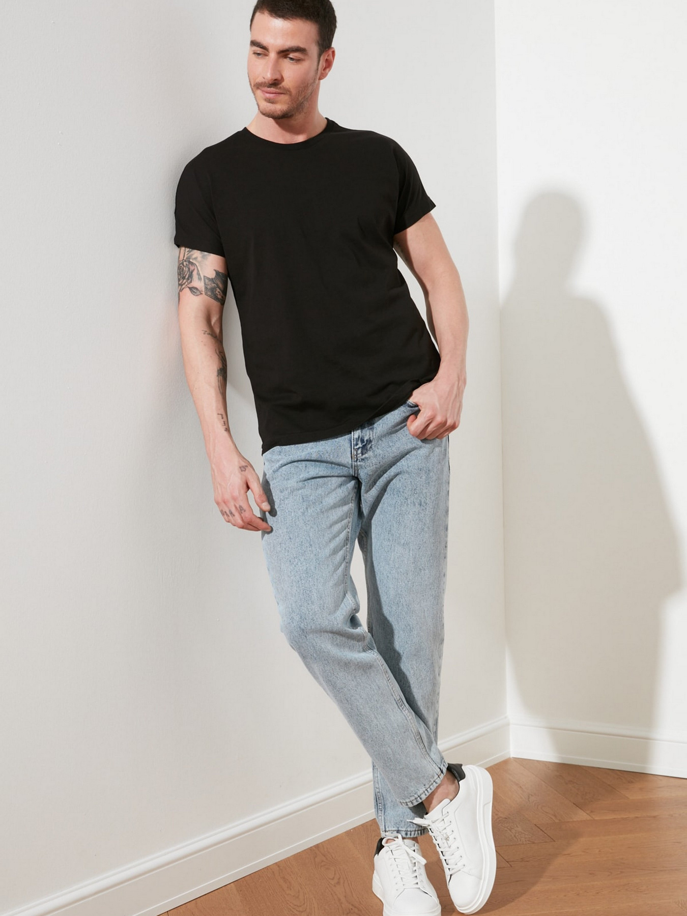 Футболки и поло Trendyol модель TMNSS20TS1330/Siyah Фото