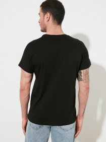 Футболки и поло Trendyol модель TMNSS20TS1330/Siyah Фото