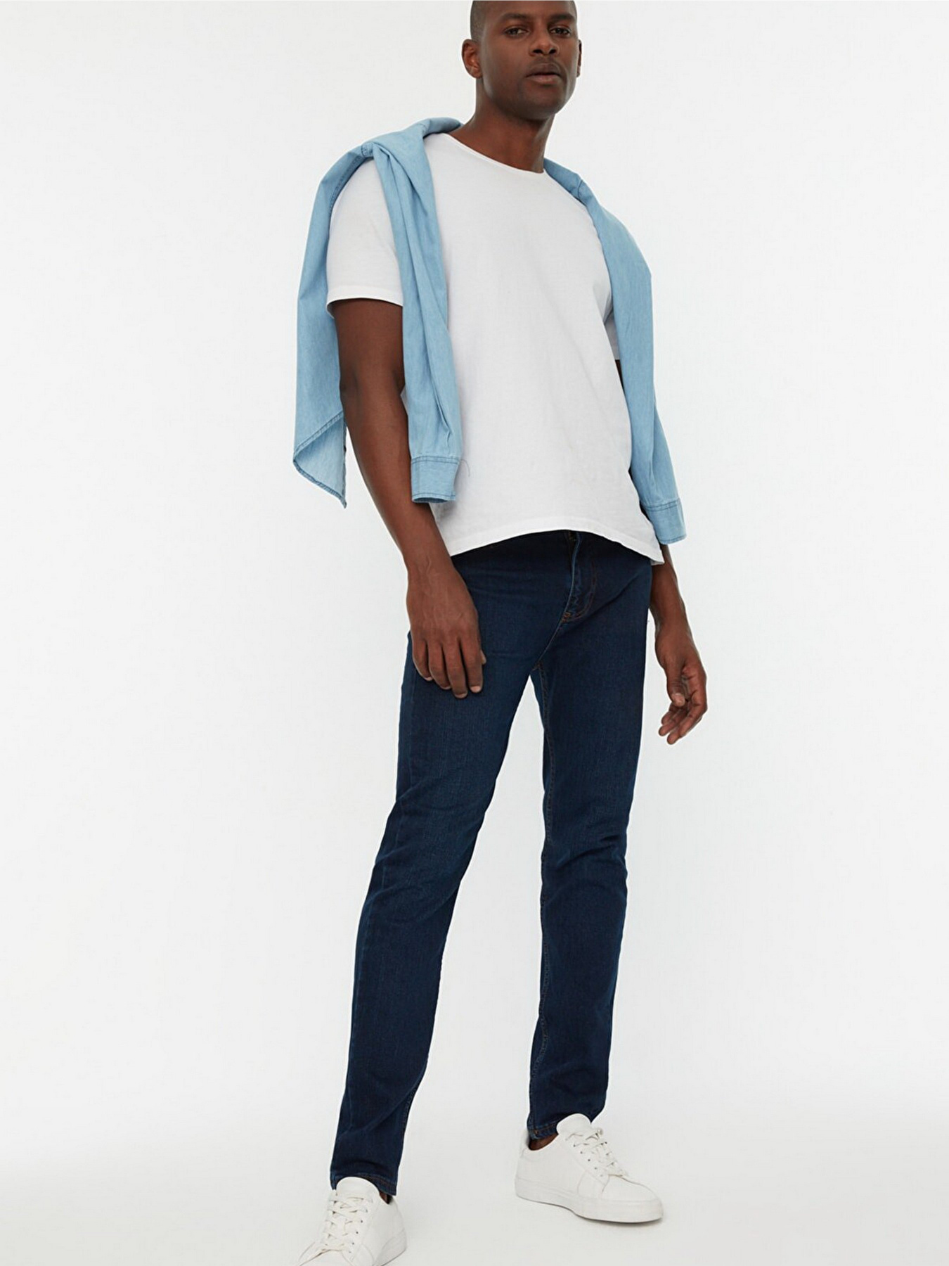 Джинсы Trendyol модель TMNSS21JE0212/Indigo Фото