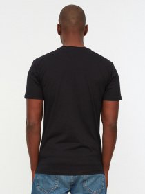 Футболки и поло Trendyol модель TMNSS21TS0808/Siyah Фото