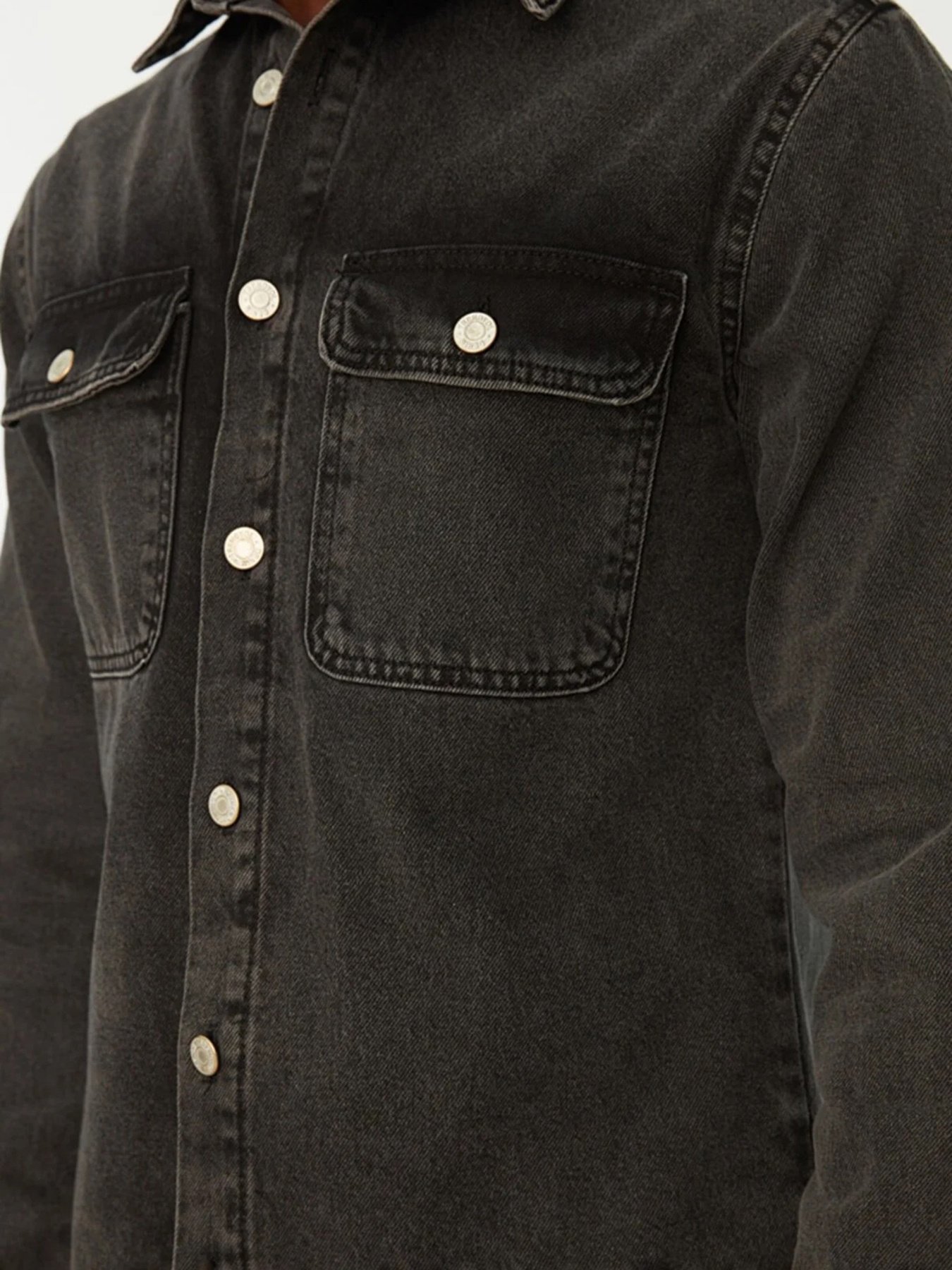 Джинсова куртка Trendyol модель TMNSS22CE0028/Antrasit Джинсова куртка Trendyol модель TMNSS22CE0028/Antrasit Фото