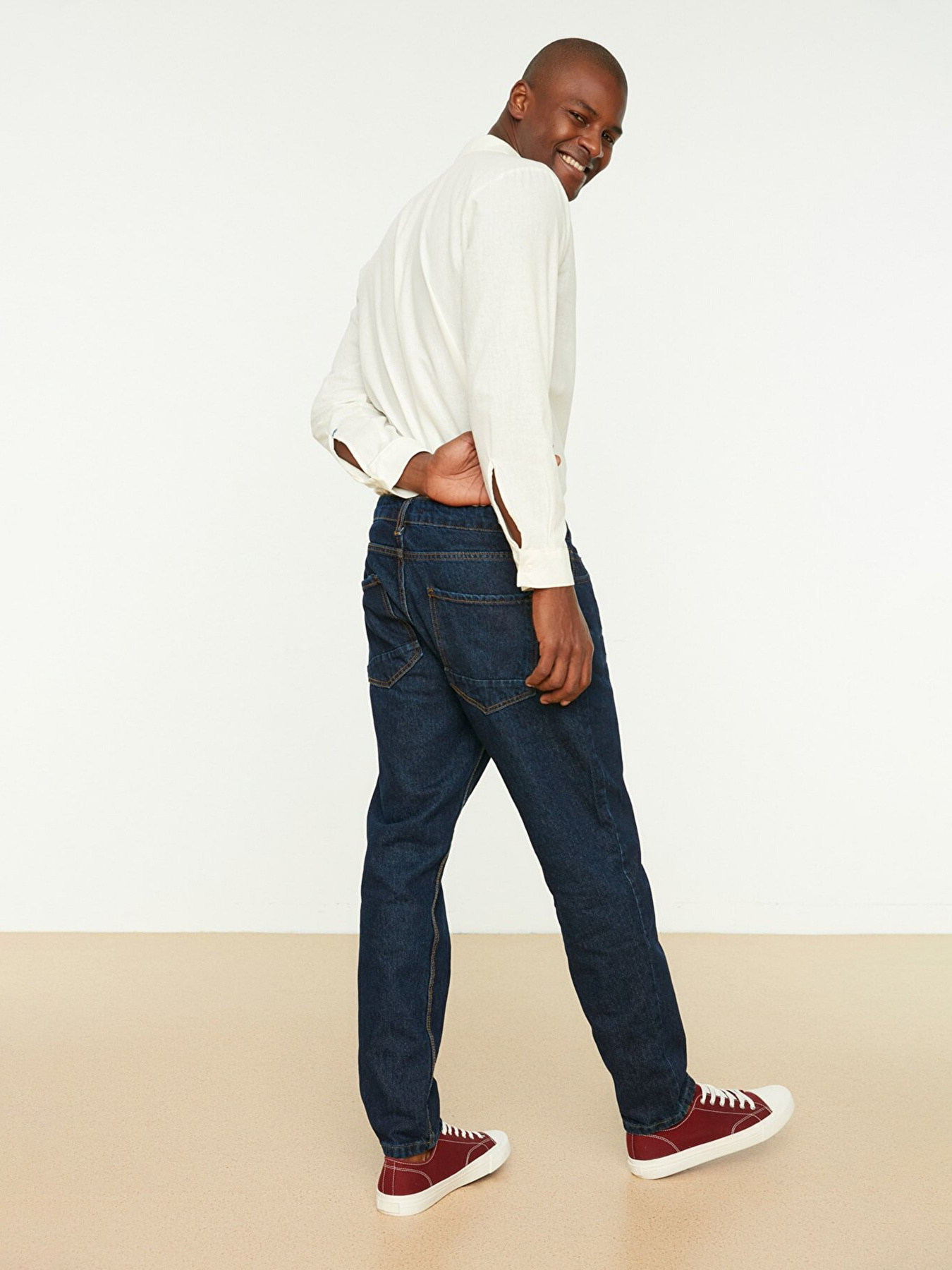 Джинсы Trendyol модель TMNSS22JE0357/Lacivert Фото