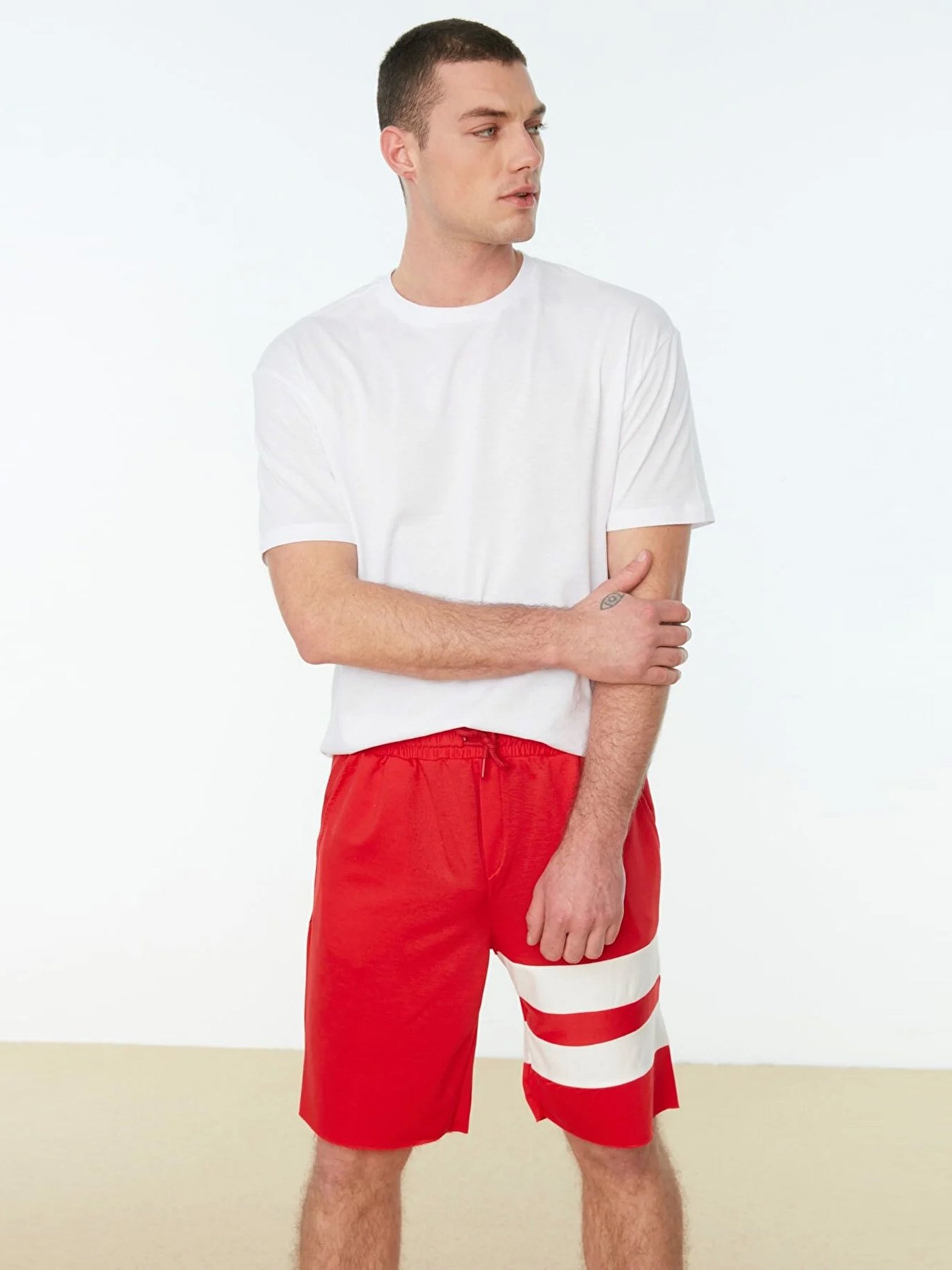 Футболка Trendyol модель TMNSS22TS0273/Beyaz Фото