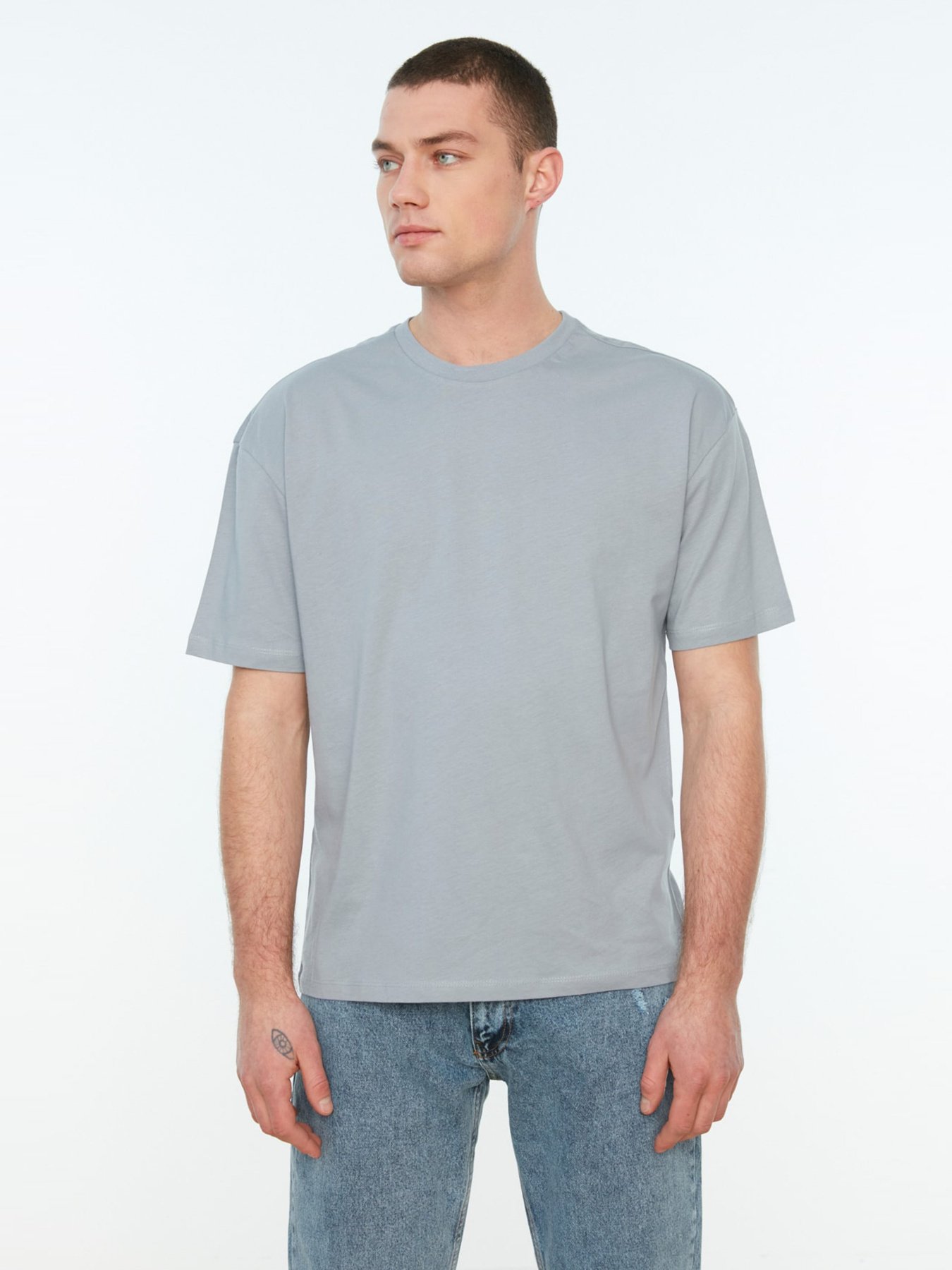 Футболка Trendyol модель TMNSS22TS0273/Gri Футболка Trendyol модель TMNSS22TS0273/Gri Фото