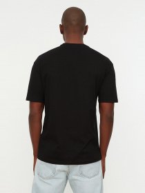 Футболки и поло Trendyol модель TMNSS22TS0273/Siyah Фото