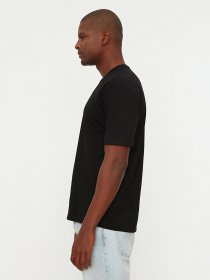 Футболки і поло Trendyol модель TMNSS22TS0273/Siyah Фото