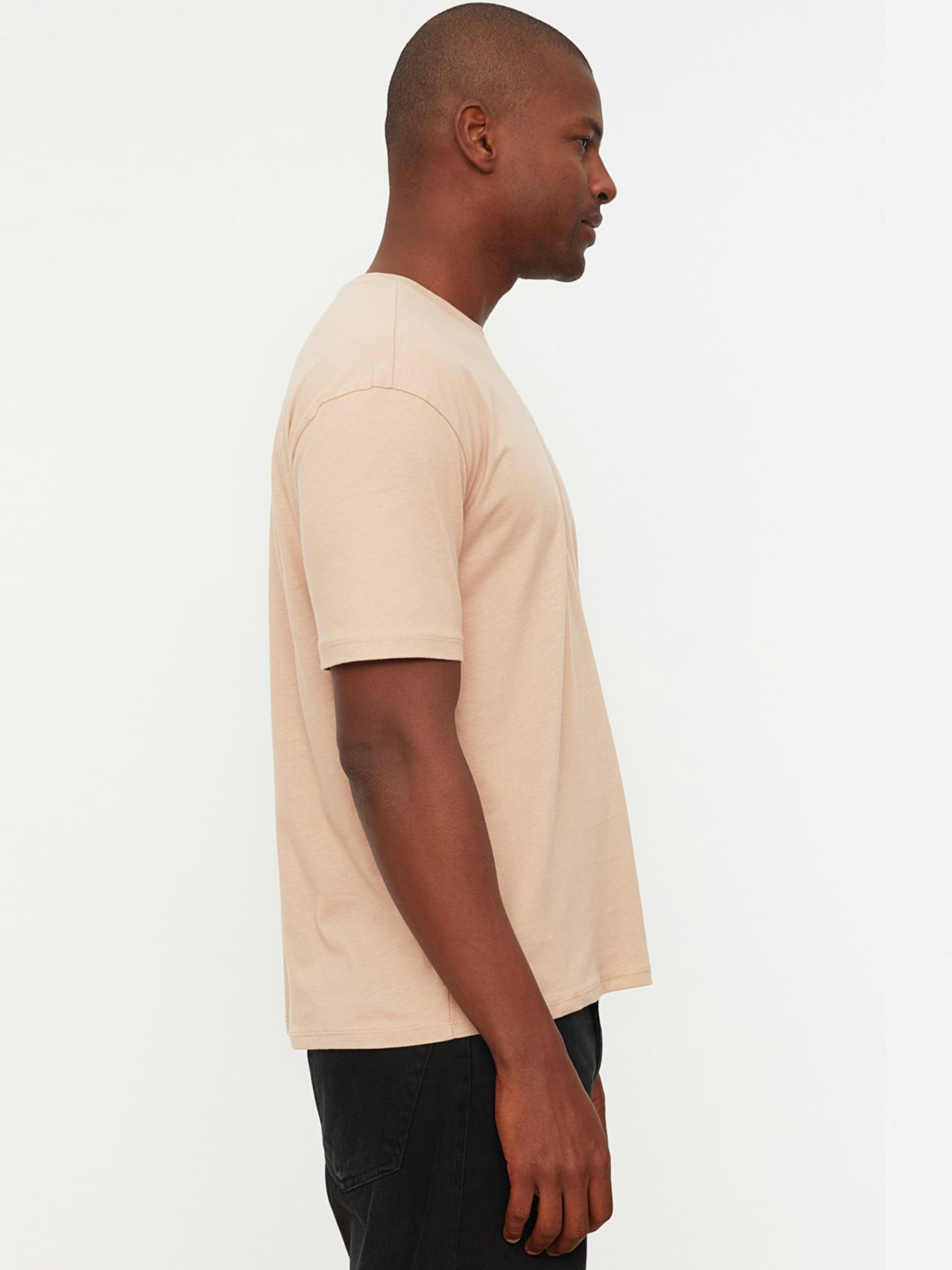 Футболка Trendyol модель TMNSS22TS0273/Tas Фото