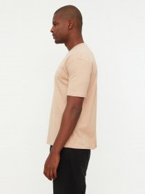 Футболка Trendyol модель TMNSS22TS0273/Tas Фото