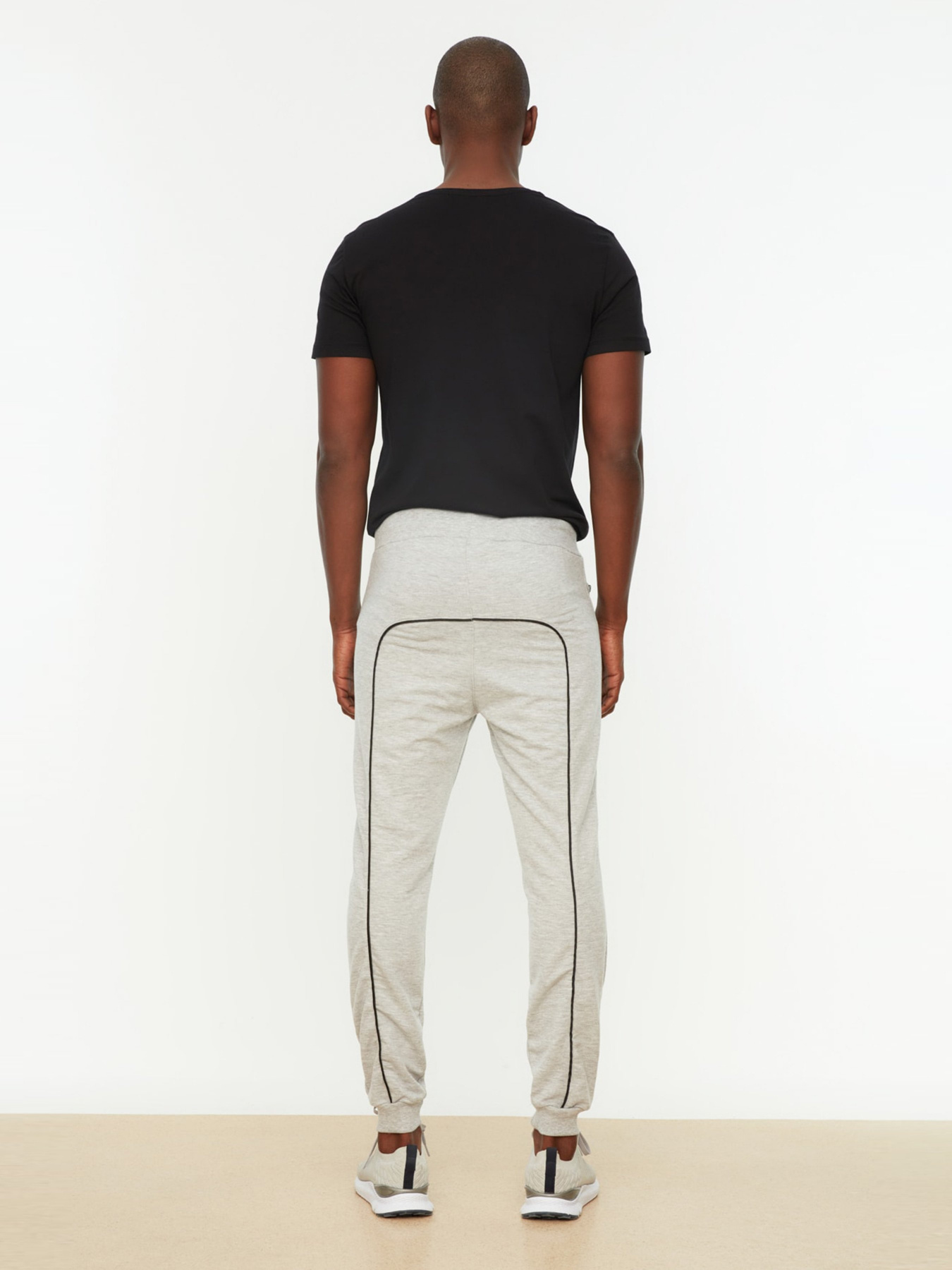 Спортивні штани Trendyol модель TMNAW22EA0662/Gri Фото