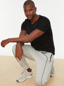 Спортивні штани Trendyol модель TMNAW22EA0662/Gri Фото