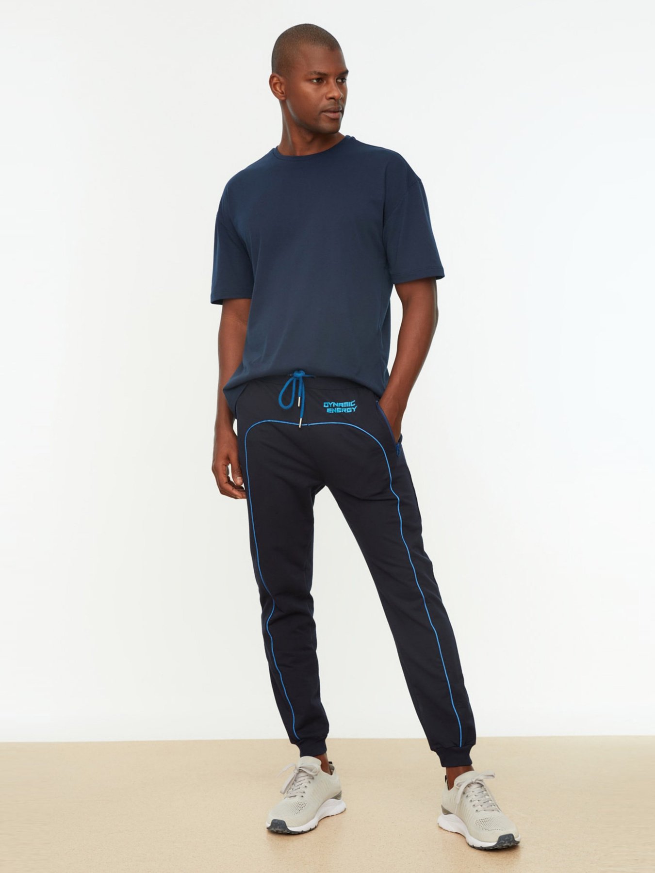 Спортивні штани Trendyol модель TMNAW22EA0662/Lacivert Фото