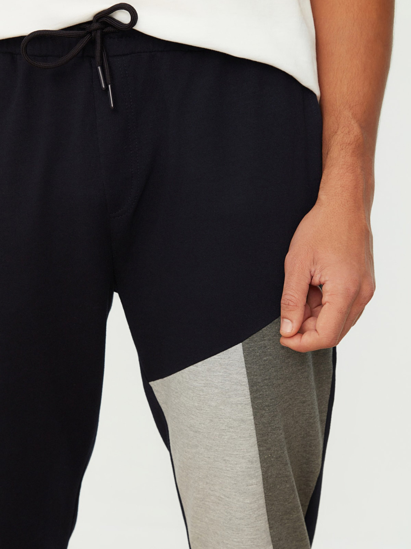 Спортивні штани Trendyol модель TMNAW22EA0708/Lacivert Фото