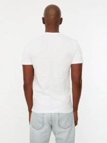 Футболка Trendyol модель TMNSS19BO0001/Beyaz Фото