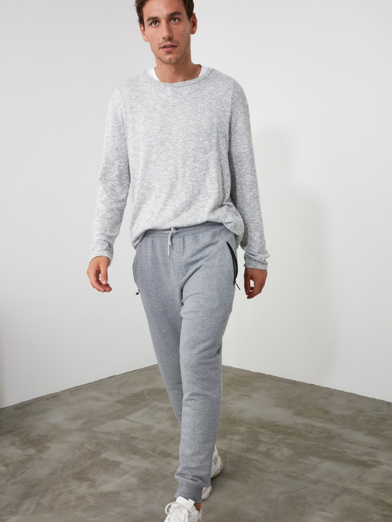 Штаны спортивные Trendyol модель TMNAW21EA0094/Gri Фото