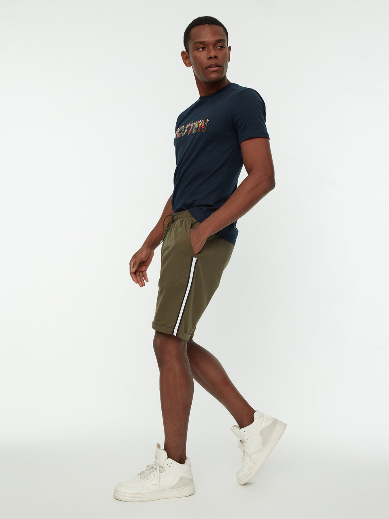 Шорты Trendyol модель TMNSS20SR0170/Haki Фото