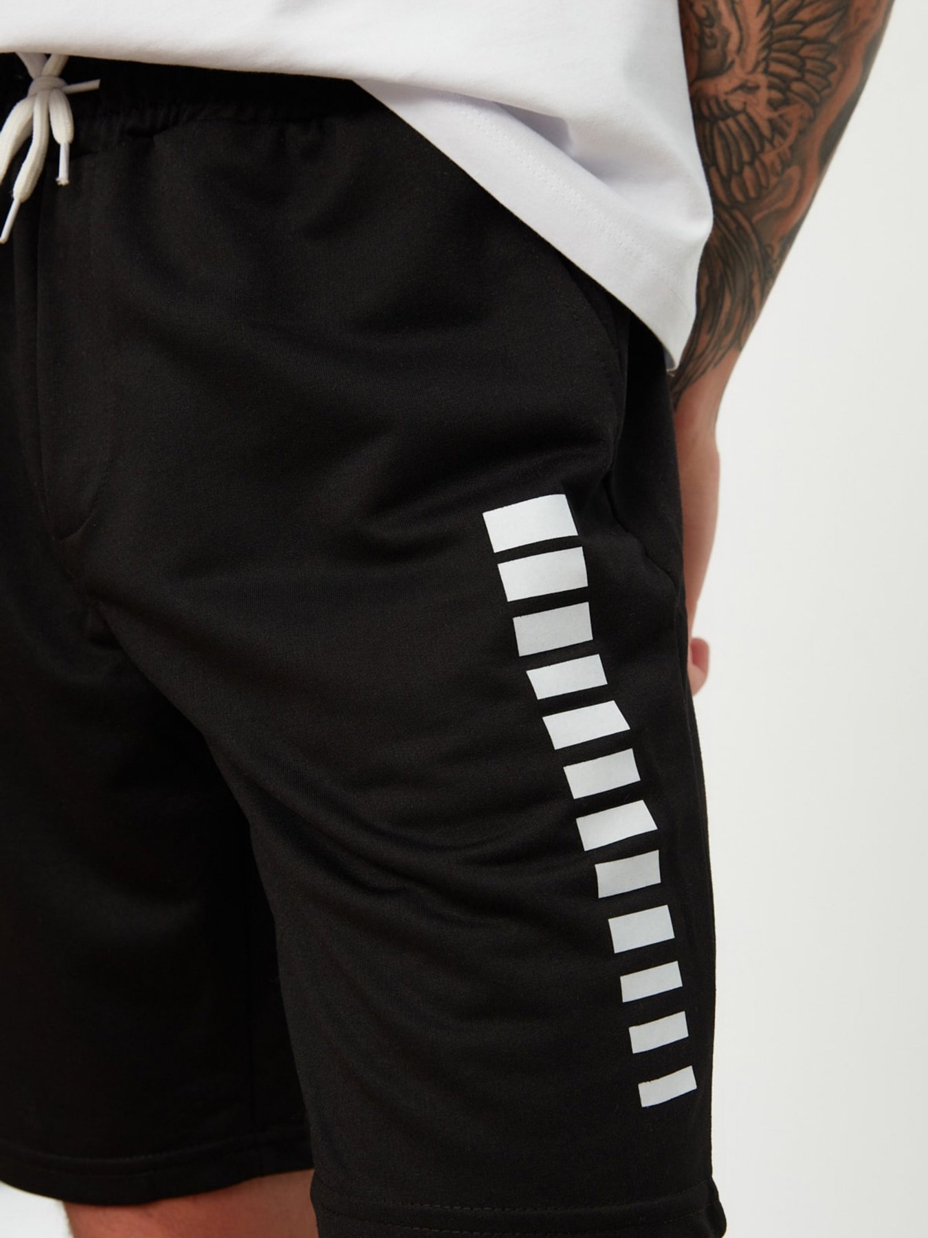 Шорты Trendyol модель TMNSS21SR0137/Siyah Фото