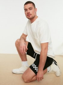 Шорти Trendyol модель TMNSS21SR0140/Siyah Фото