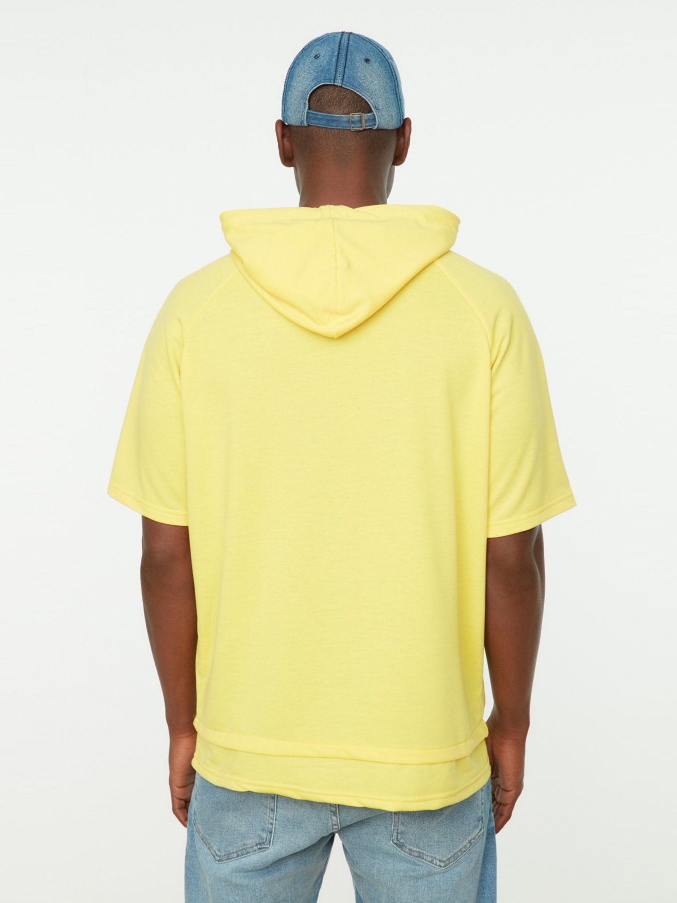 Футболка Trendyol модель TMNSS21SW0179/Sari Фото