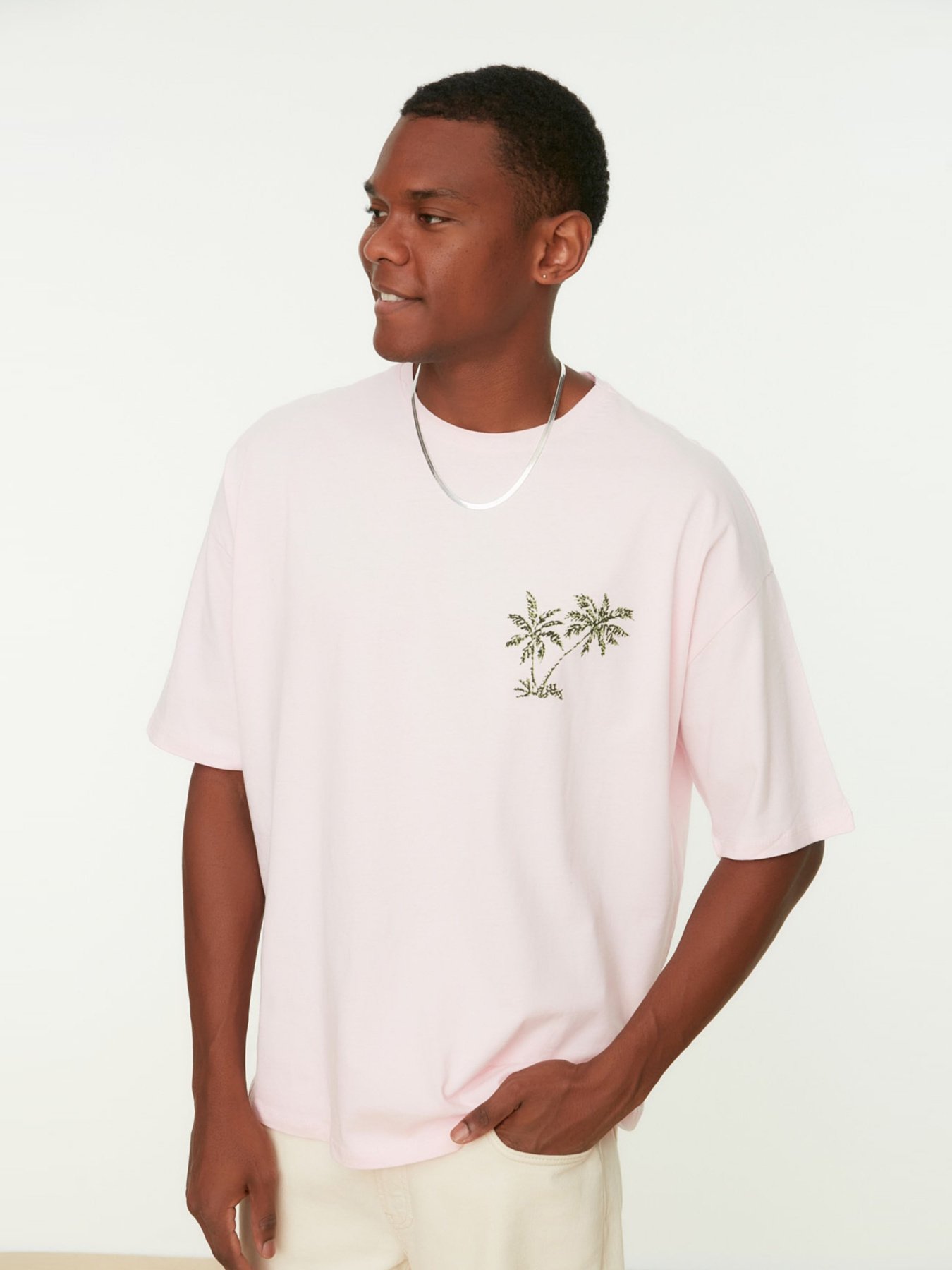 Футболки и поло Trendyol модель TMNSS21TS0619/Pudra Фото