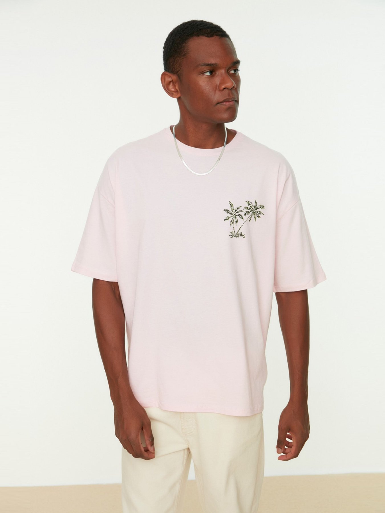 Футболки и поло Trendyol модель TMNSS21TS0619/Pudra Фото