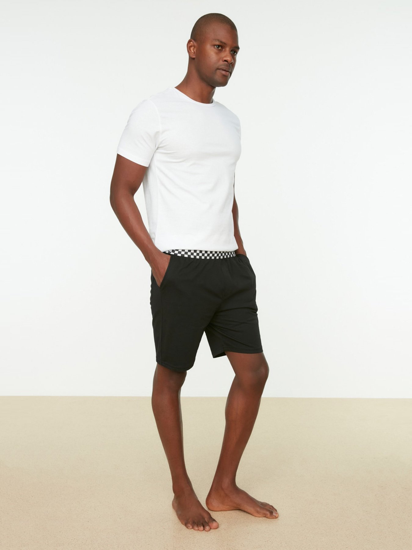 Шорти Trendyol модель TMNSS22EA0039/Siyah Фото