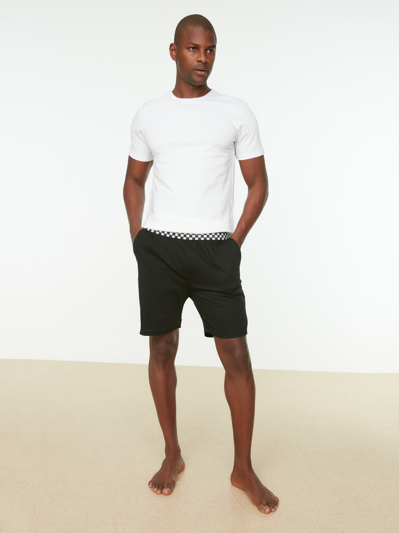 Шорты Trendyol модель TMNSS22EA0039/Siyah Фото