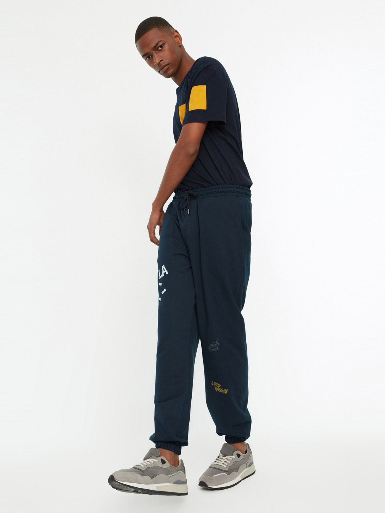 Спортивні штани Trendyol модель TMNSS22EA0118/Lacivert Фото