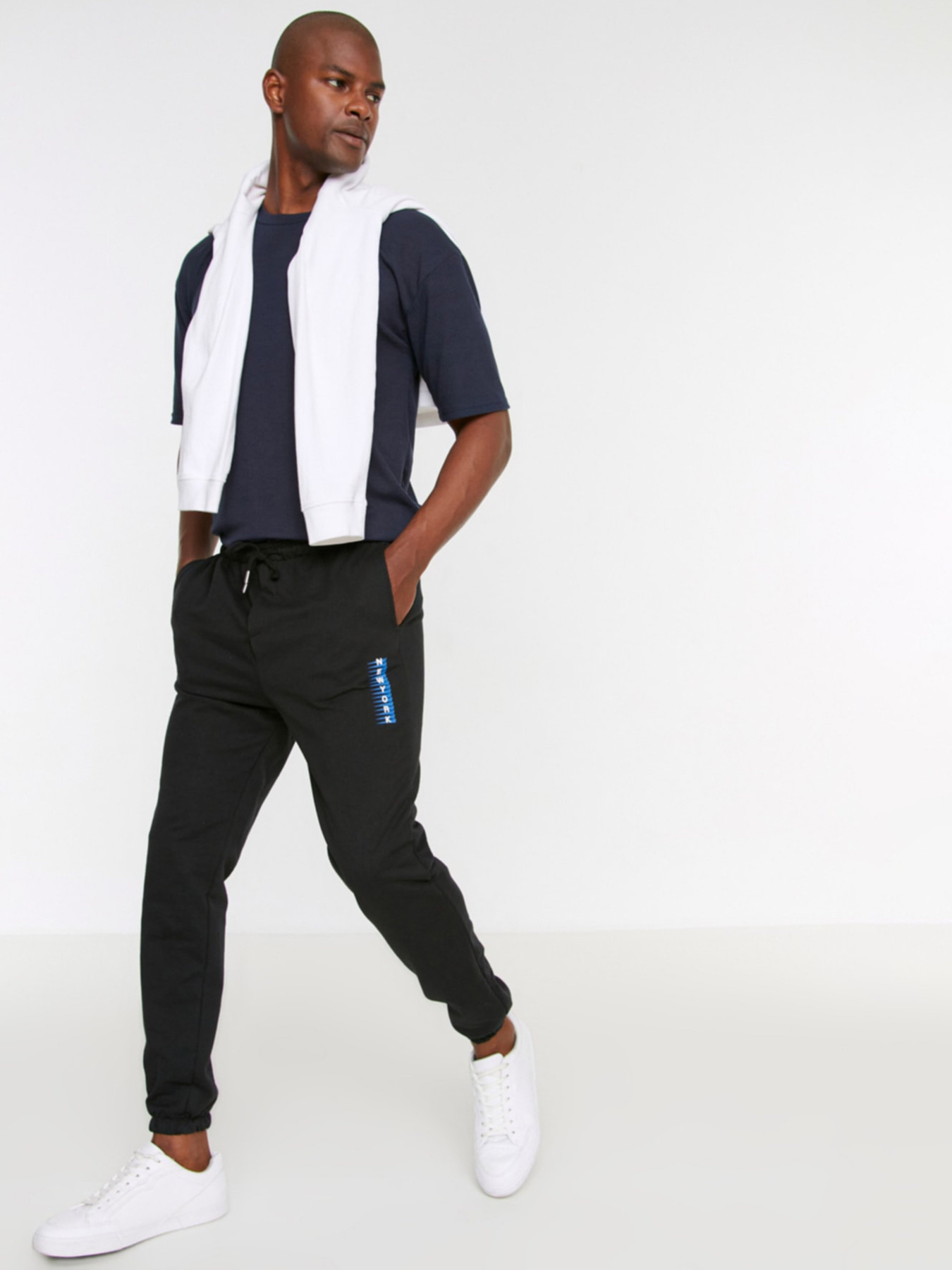 Штаны спортивные Trendyol модель TMNSS22EA0147/Siyah Фото