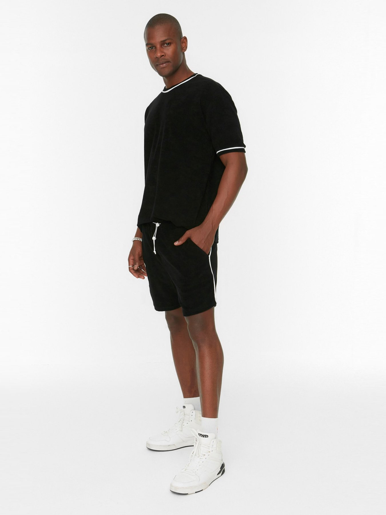 Шорти Trendyol модель TMNSS22SR0364/Siyah Фото