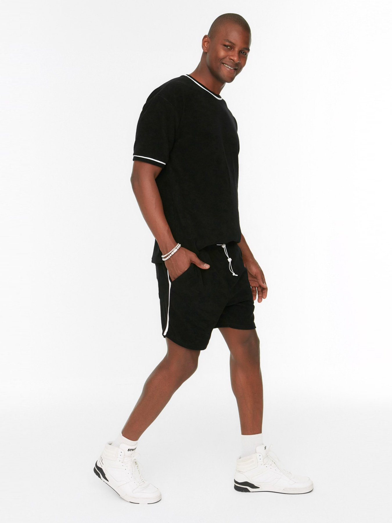 Шорти Trendyol модель TMNSS22SR0364/Siyah Фото