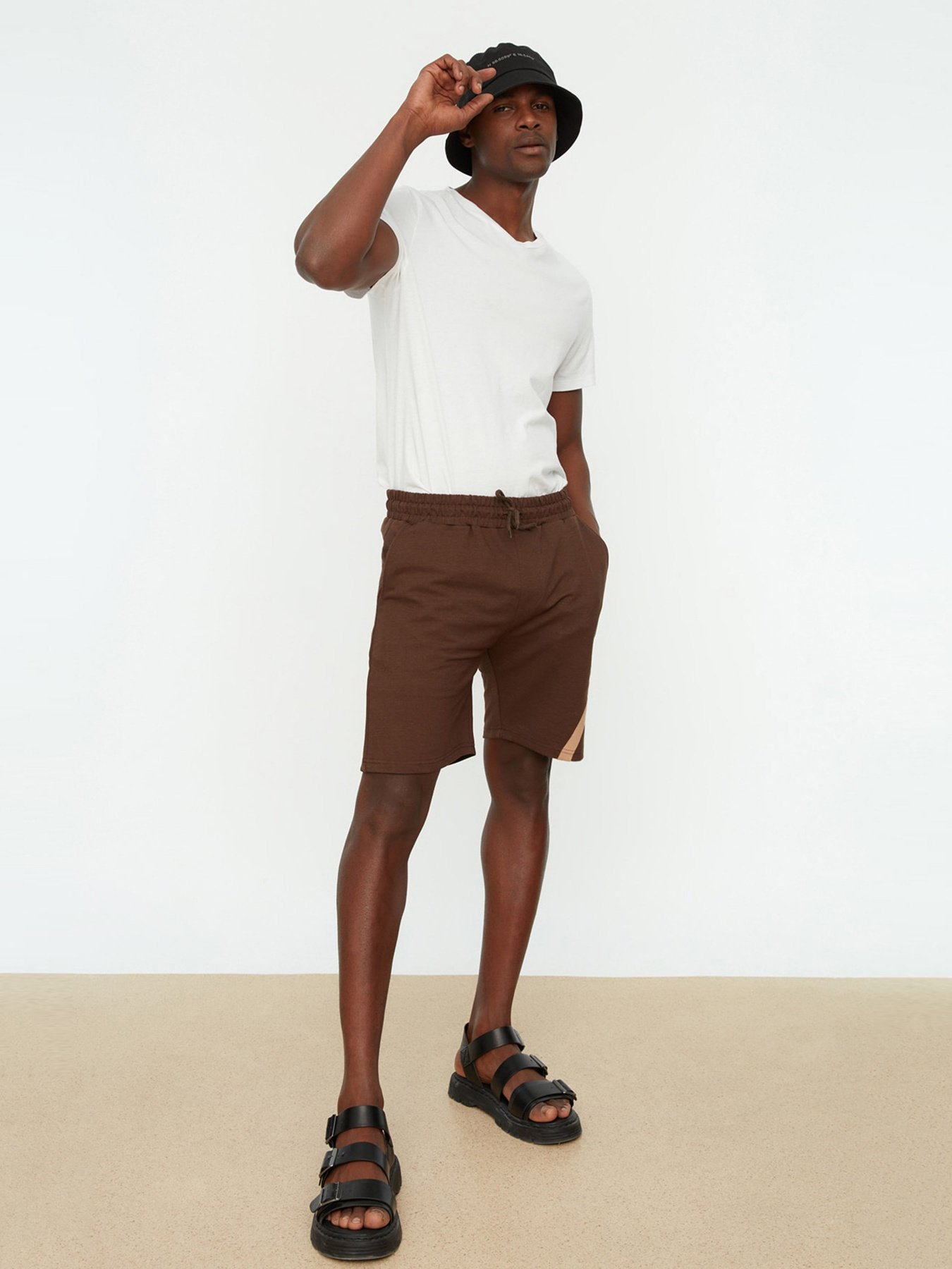 Шорти Trendyol модель TMNSS22SR0417/Kahverengi Фото