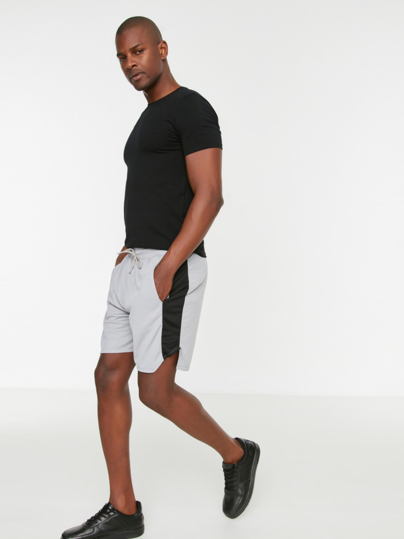 Шорты Trendyol модель TMNSS22SR0494/Gri Фото