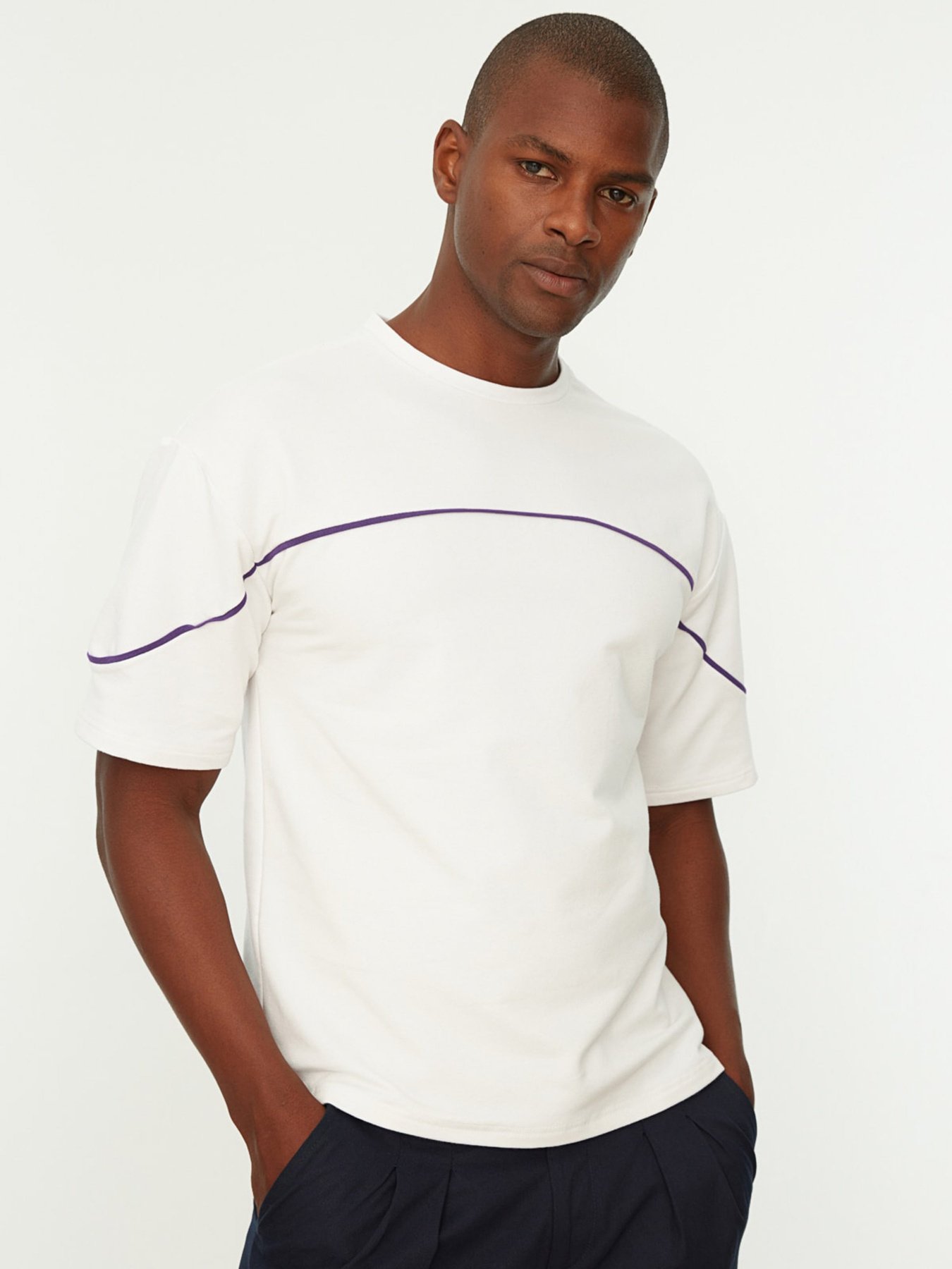 Футболка Trendyol модель TMNSS22SW0050/Beyaz Фото