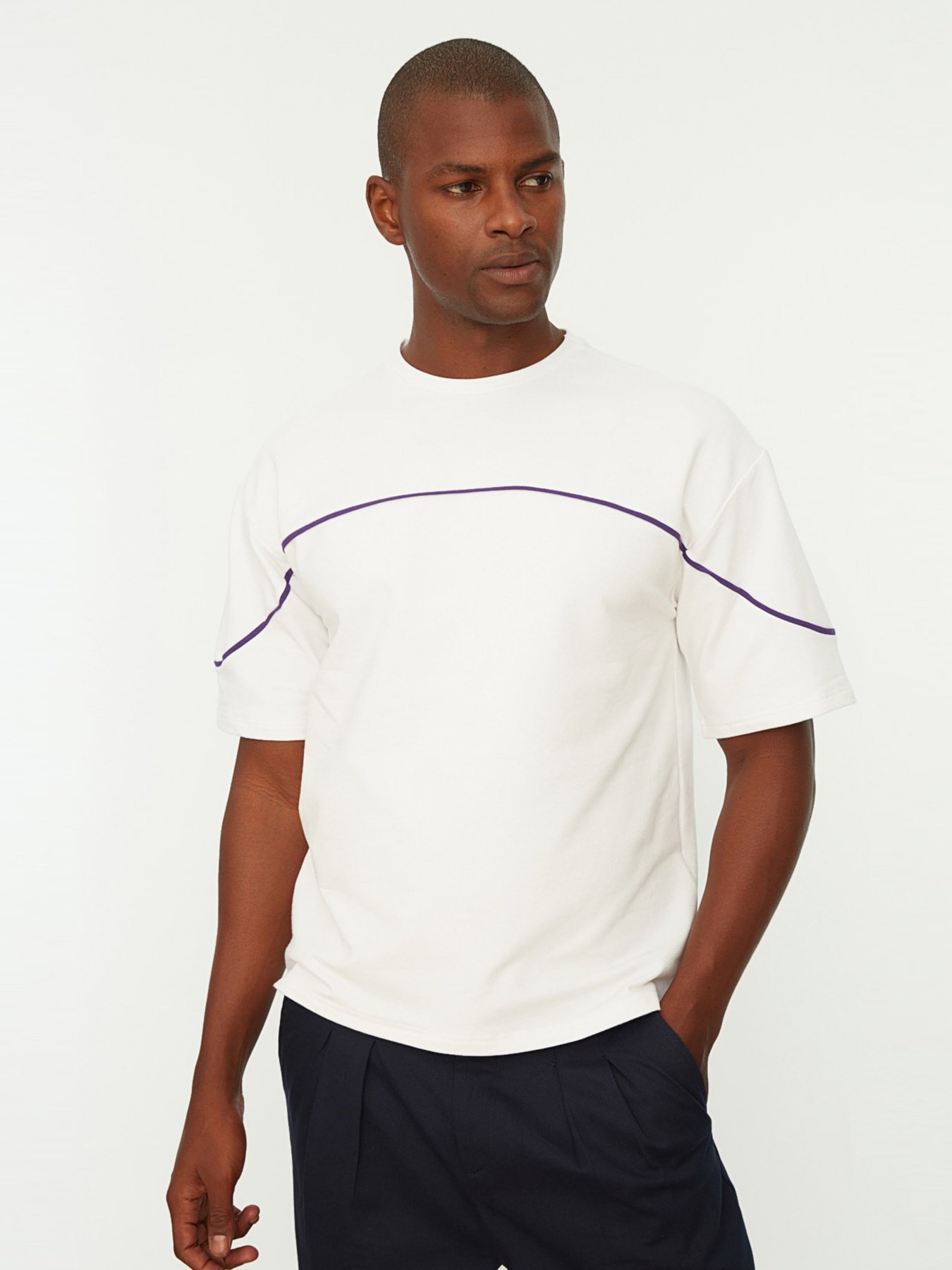 Футболка Trendyol модель TMNSS22SW0050/Beyaz Фото