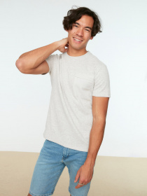 Футболка Trendyol модель TMNSS22TS0158/Tas Фото