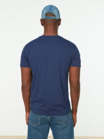 Футболка Trendyol модель TMNSS22TS0271/Lacivert Фото