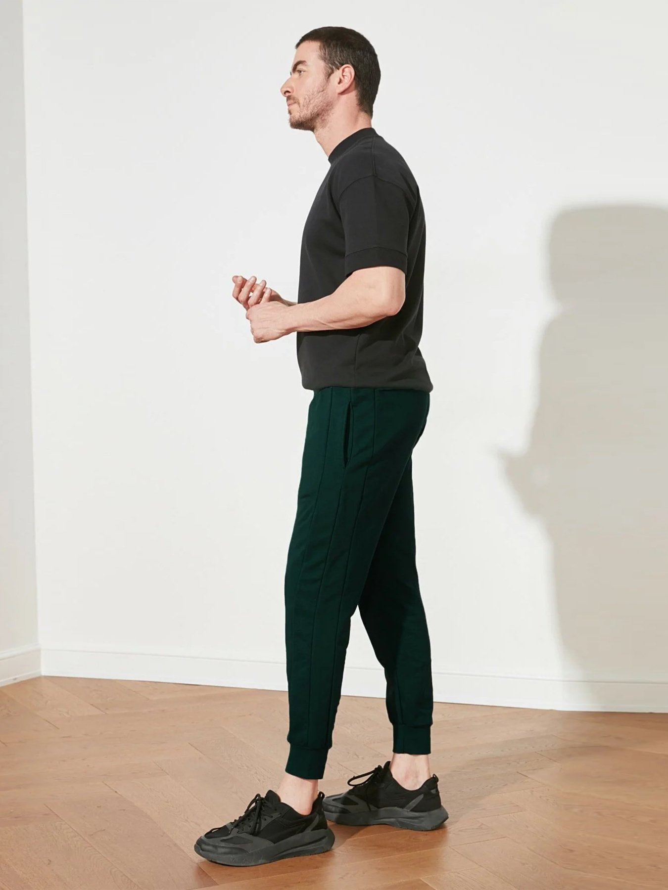 Штани спортивні Trendyol модель TMNAW21EA0387/Yesil Фото