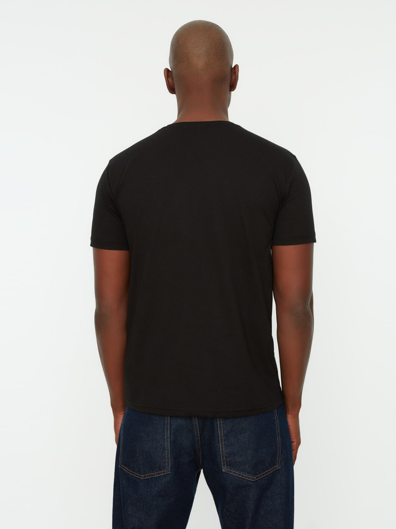 Футболки и поло Trendyol модель TMNSS22TS0271/Siyah Фото