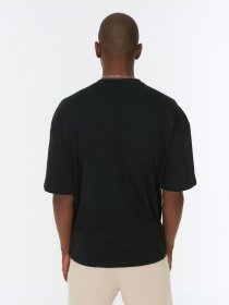 Футболка Trendyol модель TMNSS22TS0318/Siyah Фото