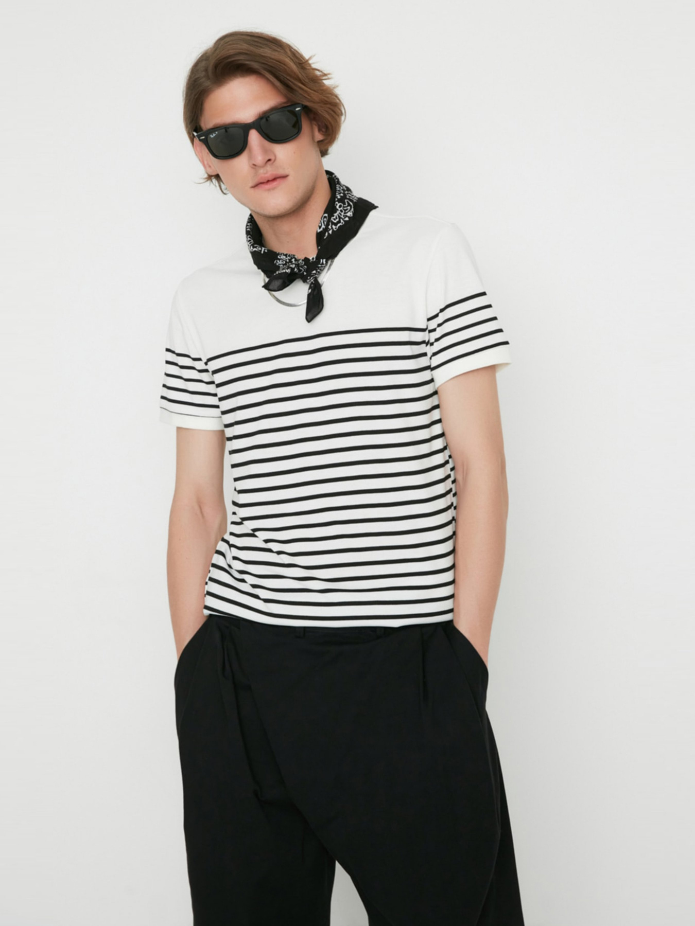 Футболка Trendyol модель TMNSS22TS0454/Ekru Фото